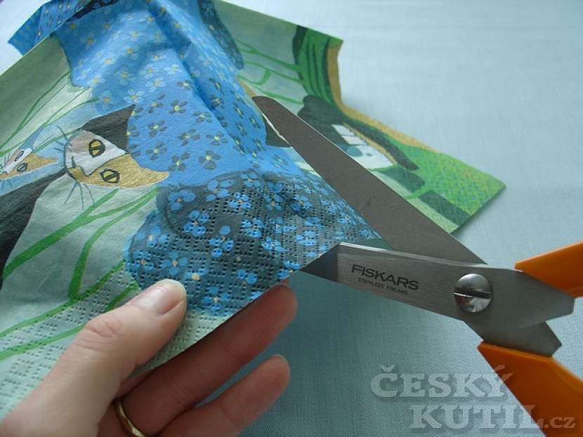 Zdobení květináče – výtvarná technika dekupáž