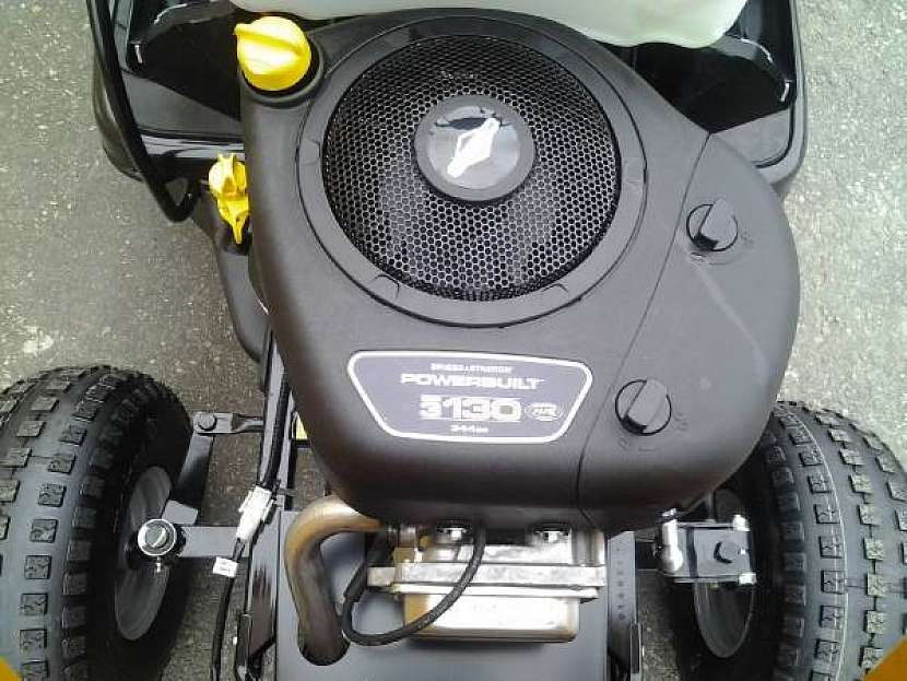 Kvalitní motor zahradního traktoru jako základ