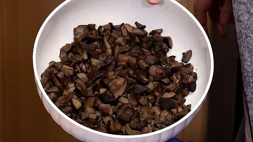 Povařené houby čerstvé nebo sušené