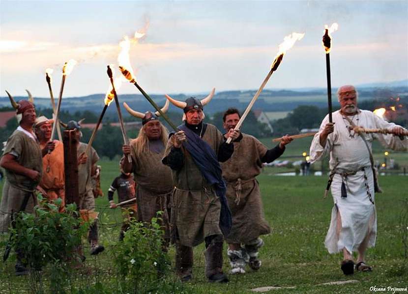 Slavnosti slunovratu a keltská ohňová noc