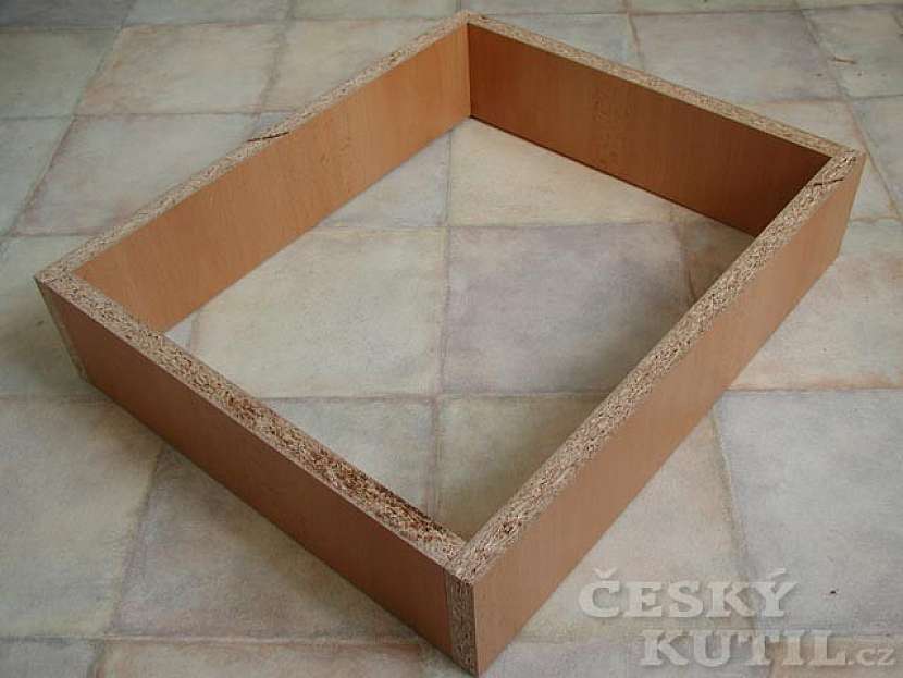 Šuplíky pod kuchyňskou linku
