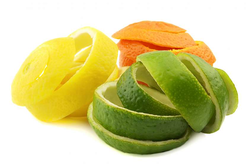 Slupky z citrusů, limetky, citronu a pomeranče