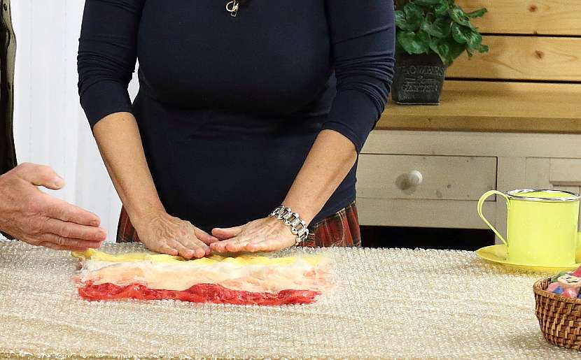 Náhrdelník z rouna: čtverec z rouna
