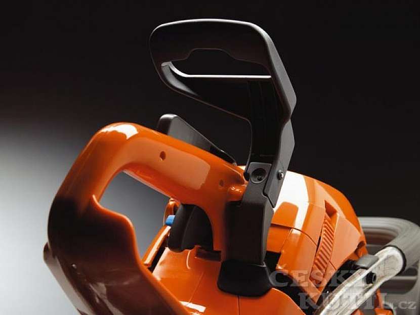 Bezpečnější práce s motorovou pilou díky systému TrioBrake