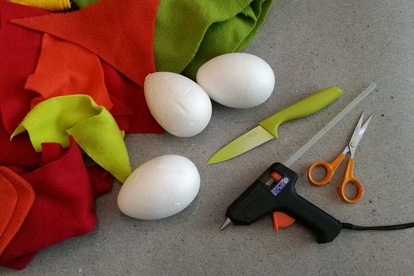 Materiál a pomůcky na výrobu plyšových kraslic