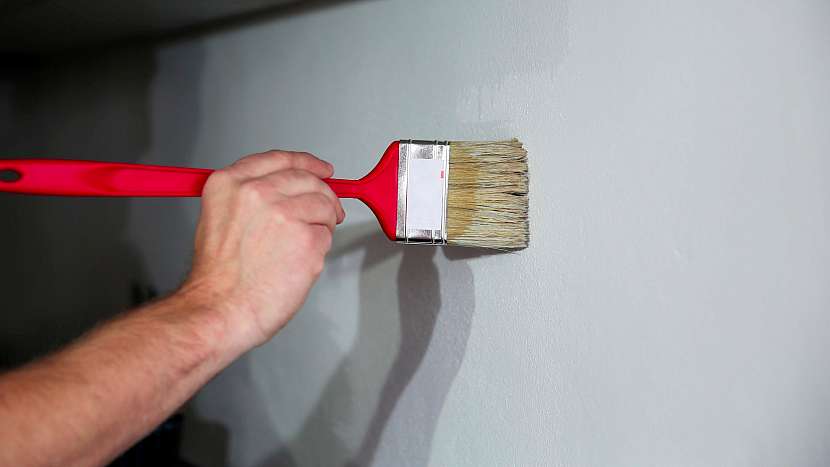 Instalace obkladové desky s potiskem: příprava podkladu penetrací