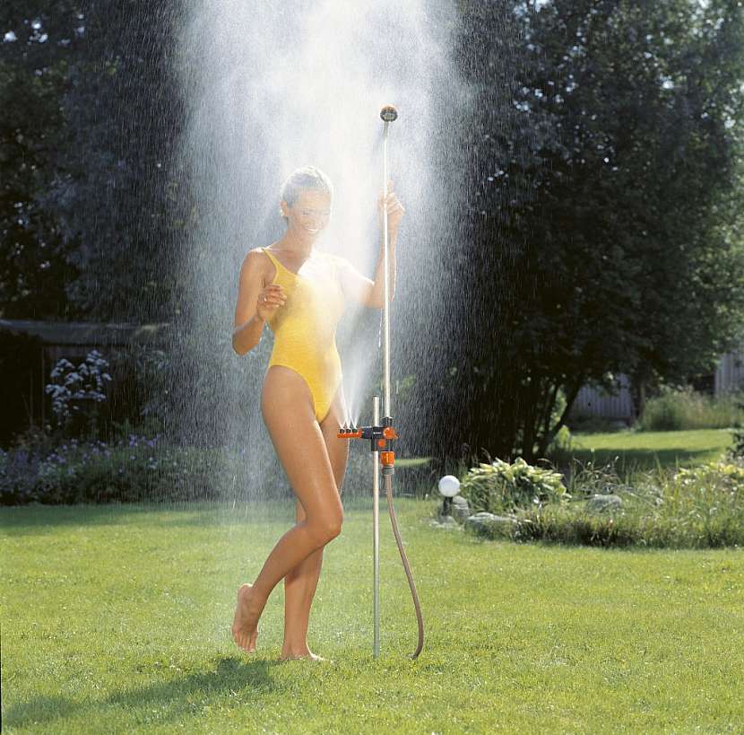 Zahradní sprchy: všude dobře, u vody nejlépe