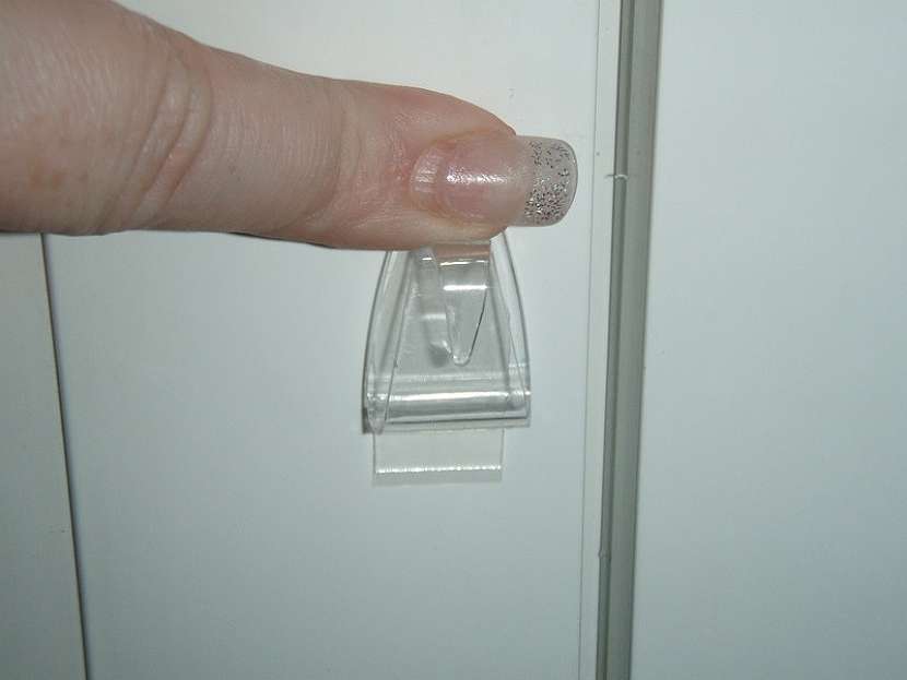 Jde to i beze stop aneb Průhledné háčky tesa Powerstrips
