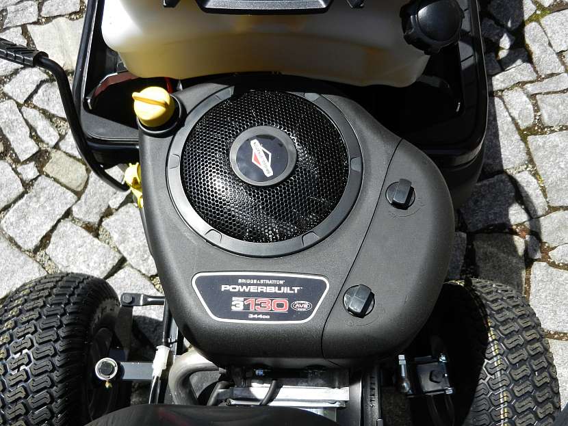 Spalovací motor