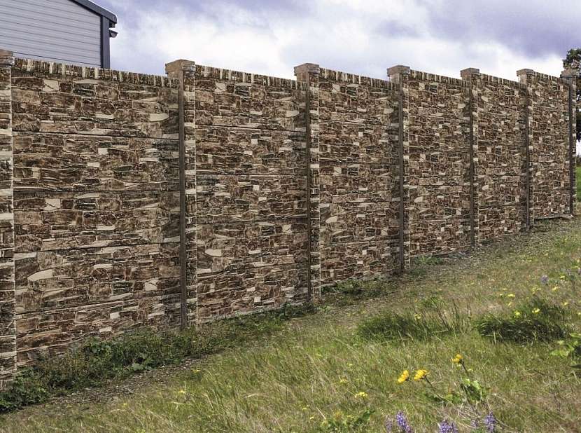 Deskový plot lze zvolit o nadzemní výšce 120, 160, 200 a 240 cm