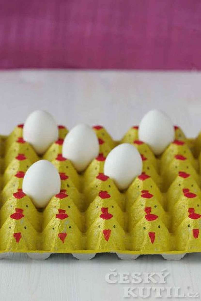 Výroba velikonoční dekorace – kuřátka a veselé plato na vajíčka