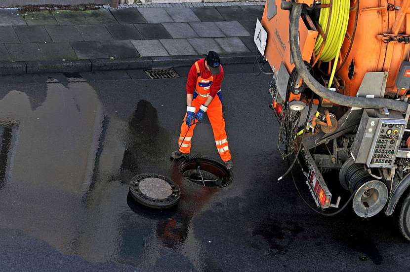 Kanalizace je doménou měst a větších obcí
