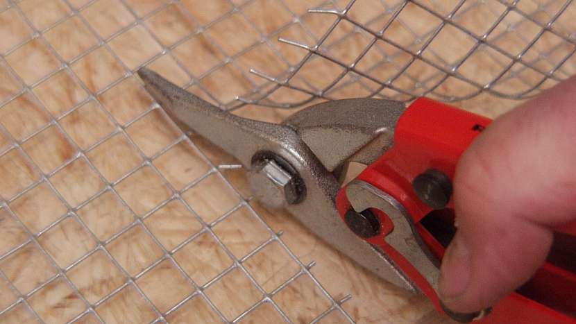 Dekorace DIY: ustřihneme a upravíme pletivo