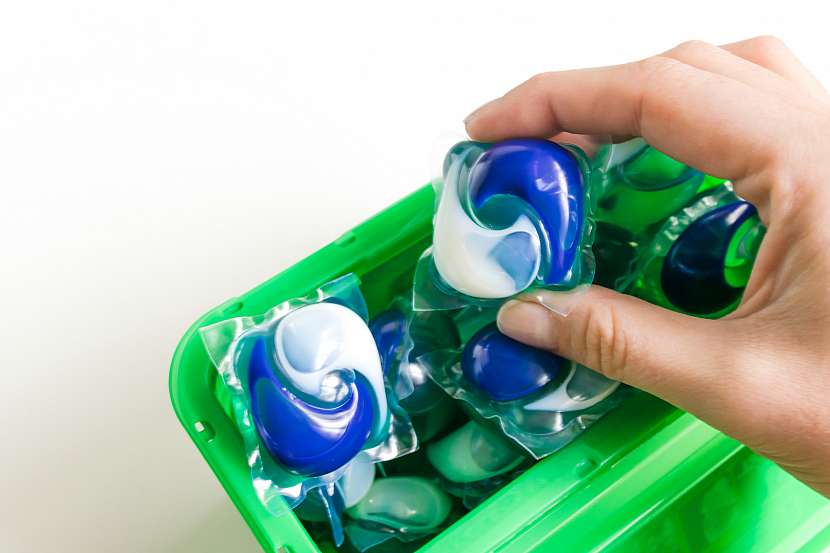 Při nízkých pracích teplotách fungují velmi dobře například kapsle Ariel Allin1 PODs a umožňují
tak spotřebitelům zachovat svěžest oblečení a zároveň spotřebovat méně energie.
