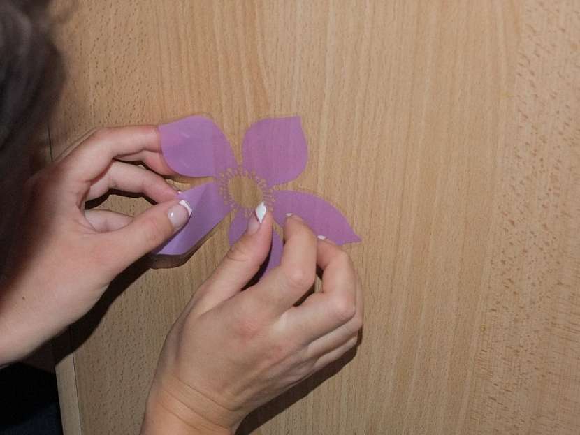 Proměna šuplíčků a skříně s dc fix fólií