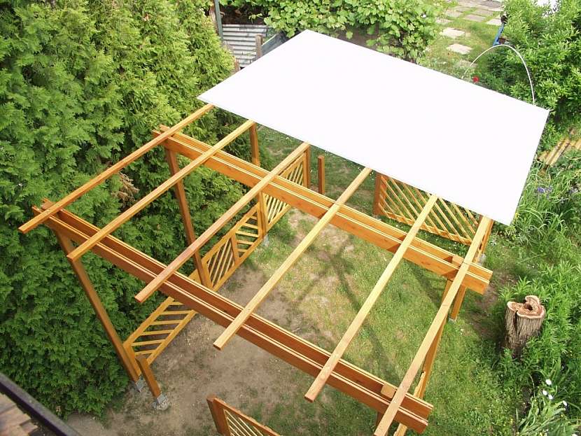 Zastřešení pergoly s Makrolonem