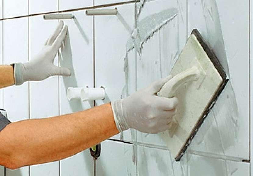 Spárování a odstraňování přebytečné malty