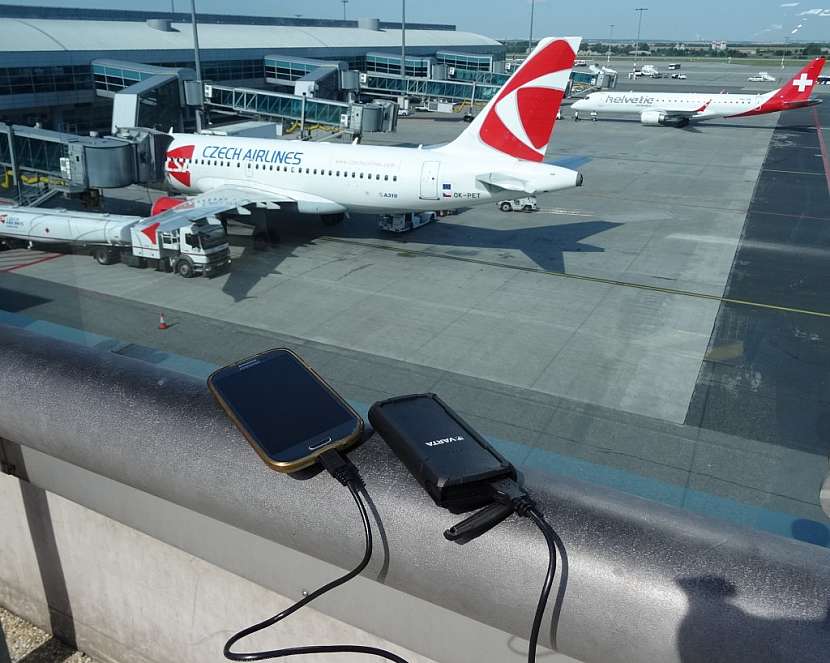 Vždy a všude nabito! ..aneb cestovní nabíječka pro foťák i telefon