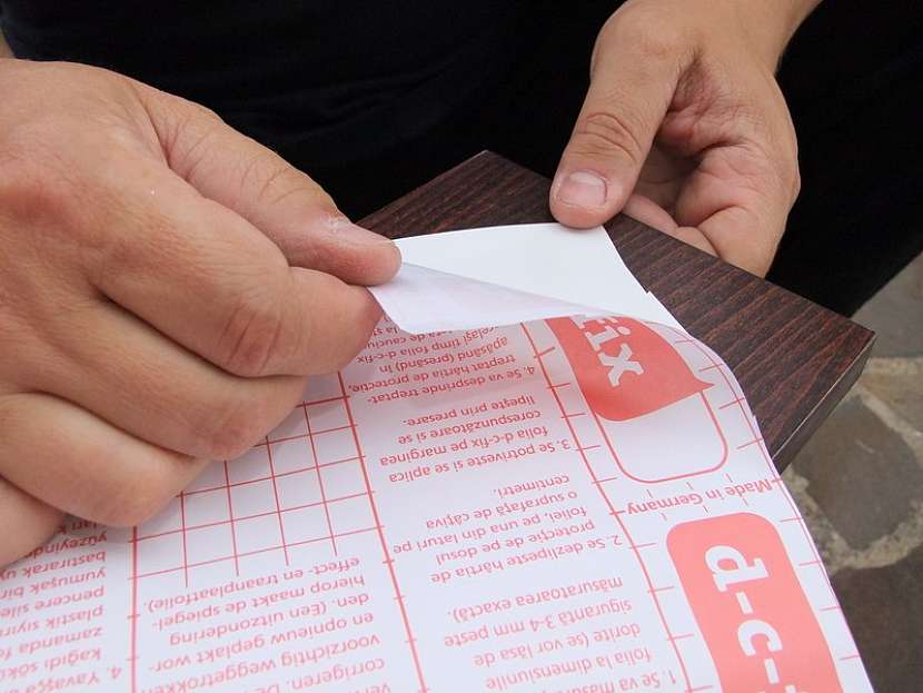 Proměna šuplíčků a skříně s dc fix fólií
