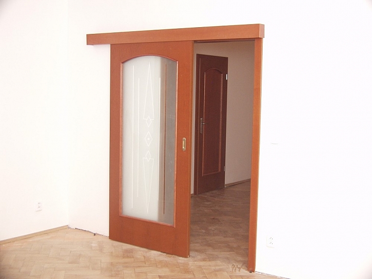 Posuvné dveře na stěnu