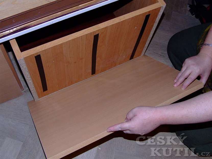 Renovace starší skříně