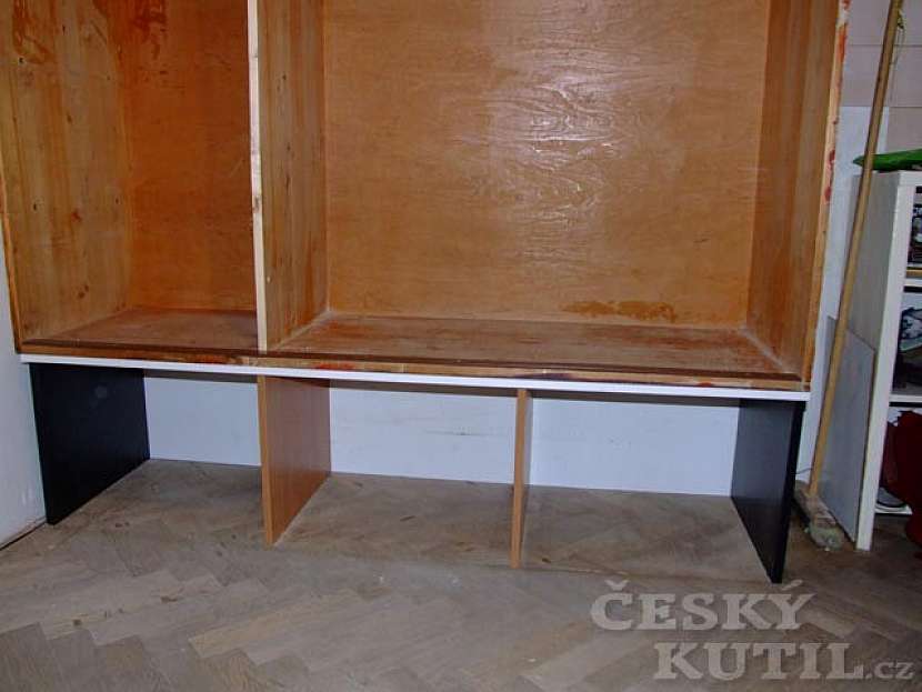 Renovace starší skříně