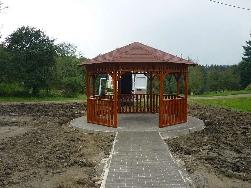 Od podlahy po střechu