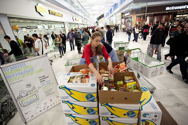 Do Národní potravinové sbírky se zapojí třikrát víc obchodů, než vloni