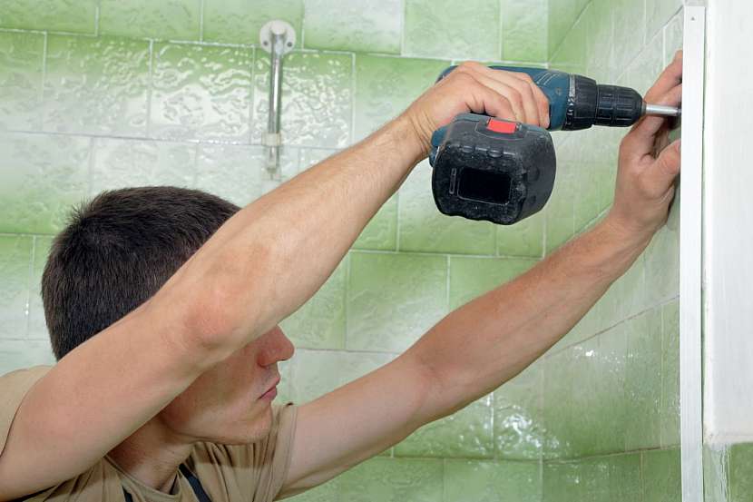 Při vrtání do dlažby a obkladů je důležité mít správnou techniku