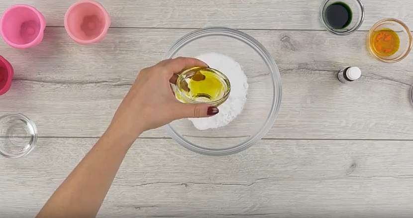 Smíchejte jednotlivé ingredience