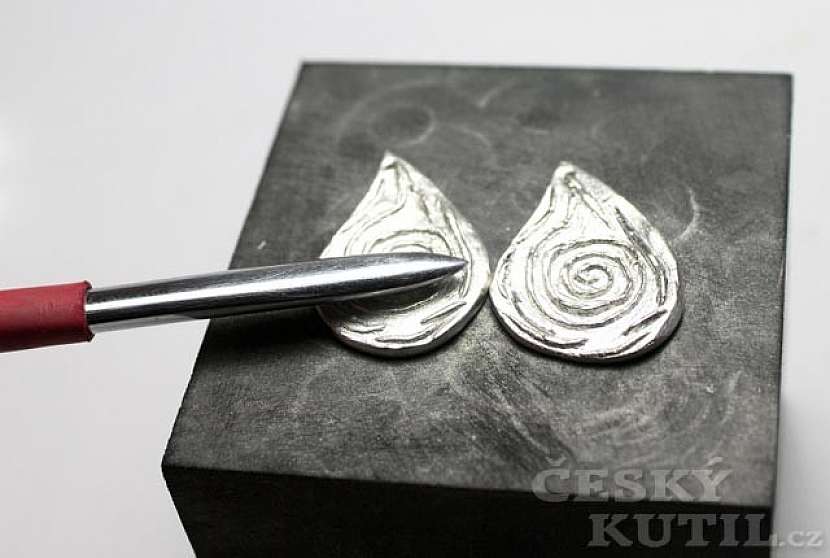 Art Clay Silver – výroba náušnic z modelovacího stříbra