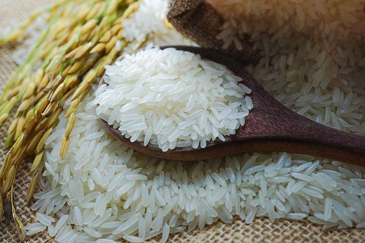 Rýže je zdravá a chutná příloha a své vynikající vlastnosti ponechá i ve vývaru, který zbytečně nevylévejte