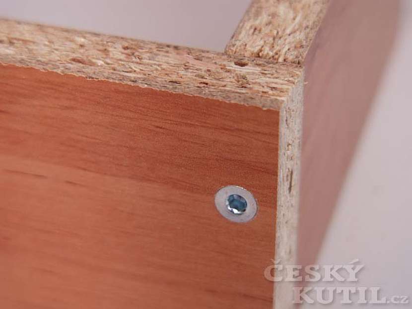 Konfirmát – takzvaný IKEA šroub