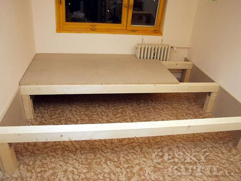 Jak vyrobit zvýšenou postel?