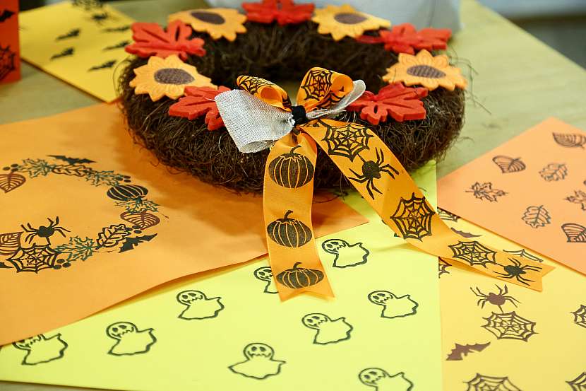 Razítka z linorytu: Hallowen na poslední chvíli