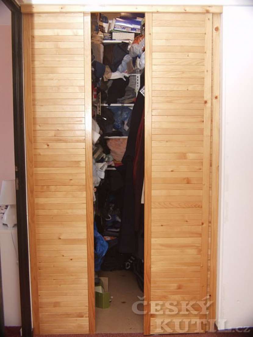 Šatna ze skříně