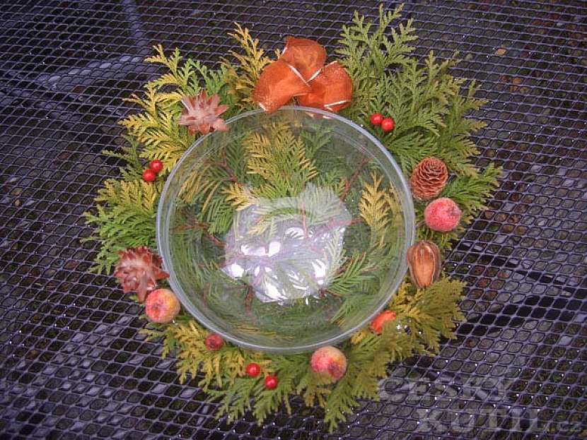 Návod na adventní svícen s plovoucími svíčkami