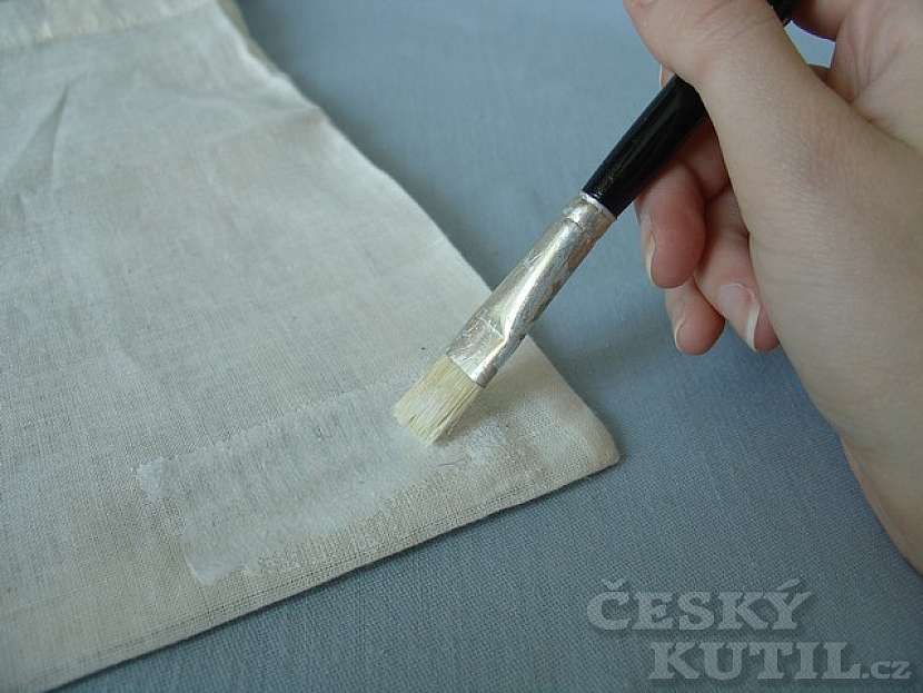 Zdobení látkové tašky - výtvarná technika dekupáž