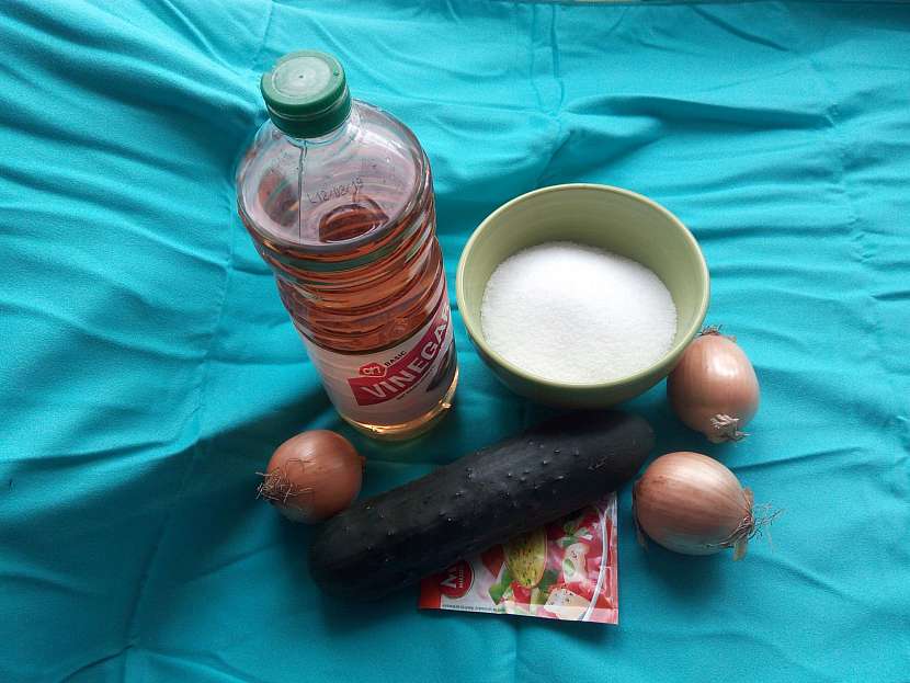 Ingredience na ne-zavařený okurkový salát