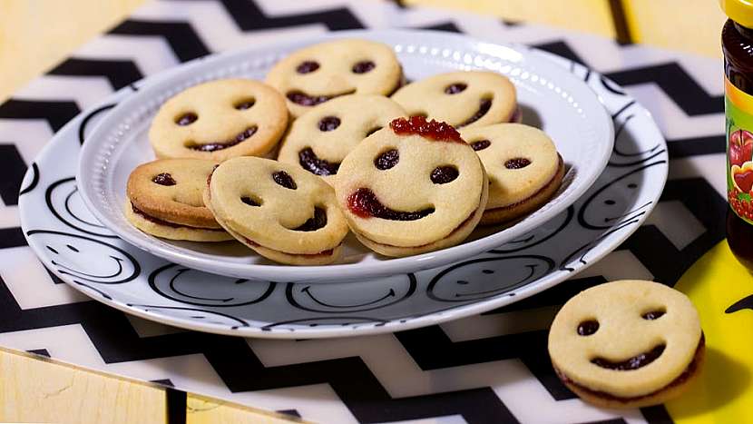 Recept na šťastné a veselé linecké cukroví