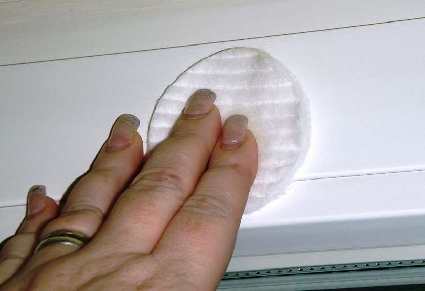 Jde to i beze stop aneb Průhledné háčky tesa Powerstrips