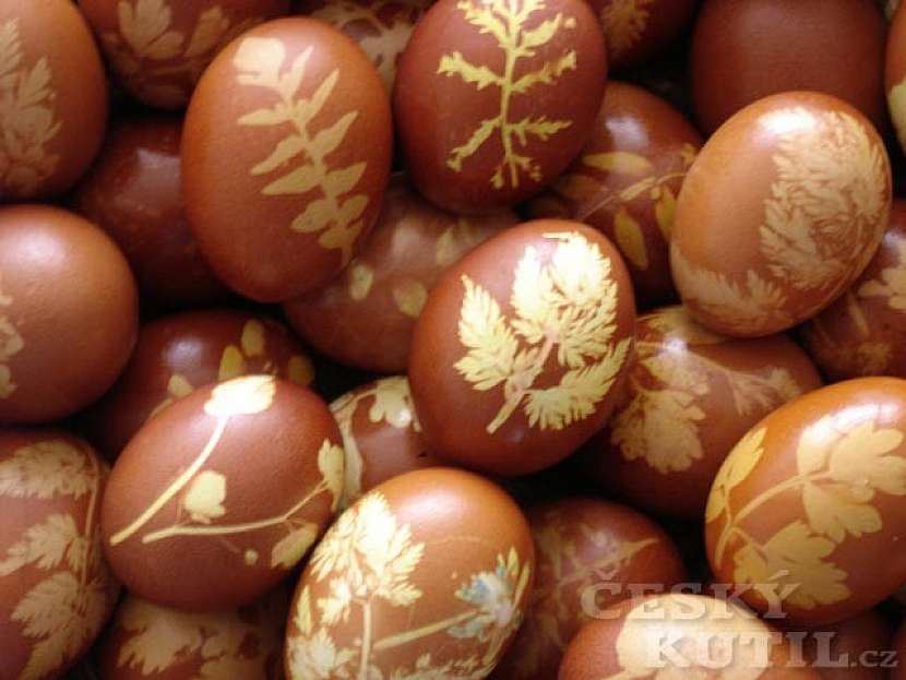Zdobení velikonočních vajíček – batikování a vosk