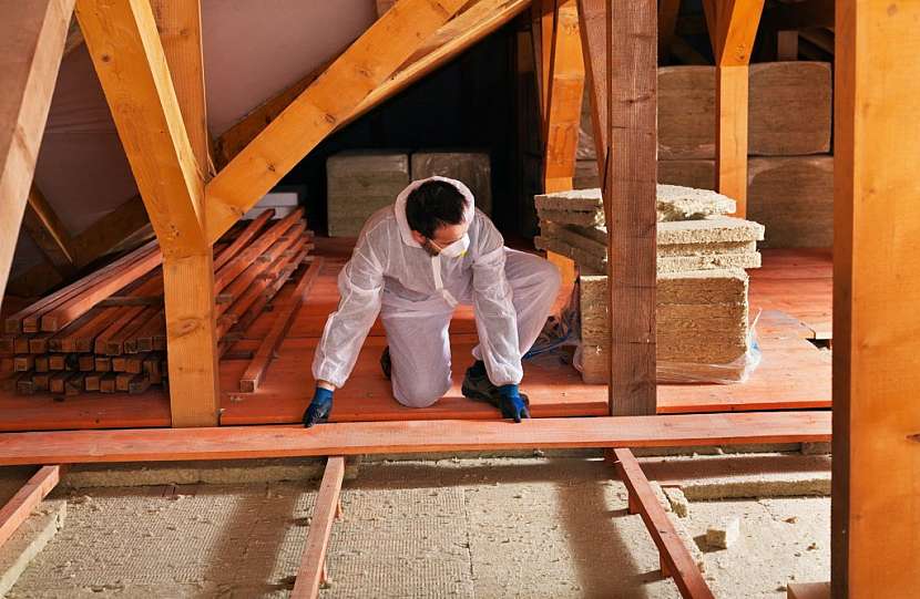 Pokud chceme půdu využívat, musíme instalovat i pevnou podlahu