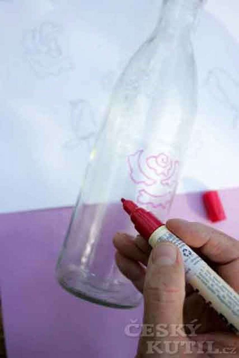 Nádobí pro venkovní hodování – malování na sklo fixy na porcelán
