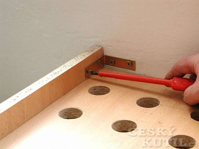 Jak vyrobit výsuvný stůl? - 1. díl.