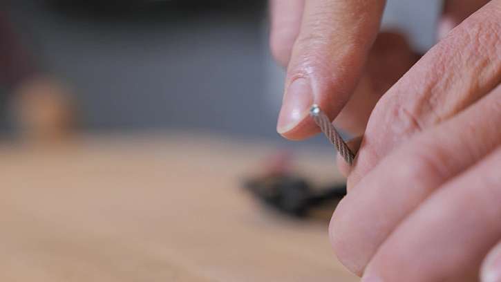 Jak používat kleště na ocelová lanka