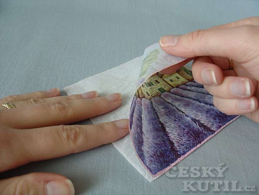 Levandulový obrázek starého vzhledu – výtvarné techniky dekupáž a krakeláž