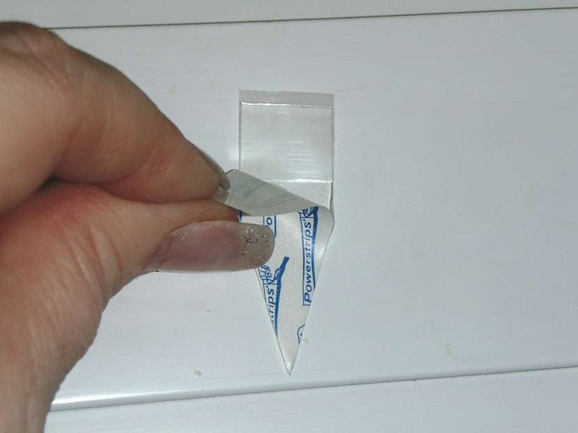 Jde to i beze stop aneb Průhledné háčky tesa Powerstrips