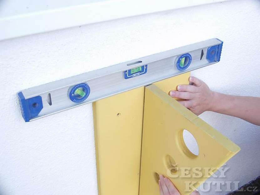 Sklopný stolek na balkon