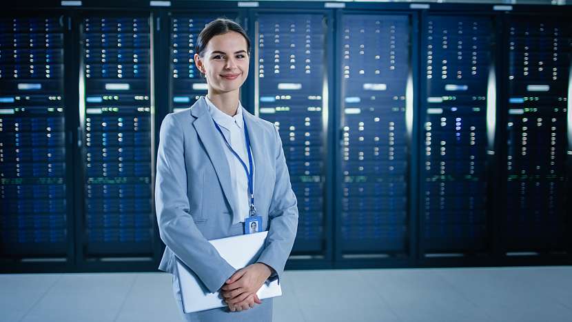 Zatímco chlapci následné vysokoškolské studium ICT oborů často přeruší, nastoupí do lukrativních prací a ke studiu už se nevrátí, dívky vysokou školu téměř vždy dostudují